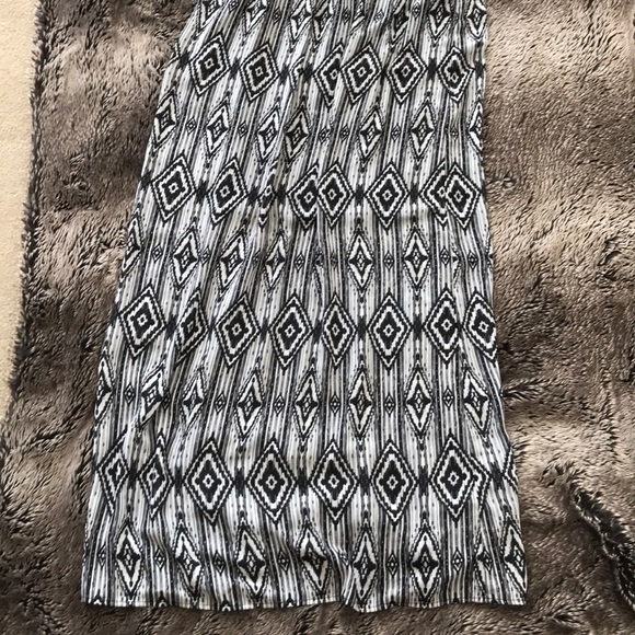 Patterned Maxi dress - Picture 3 of 5